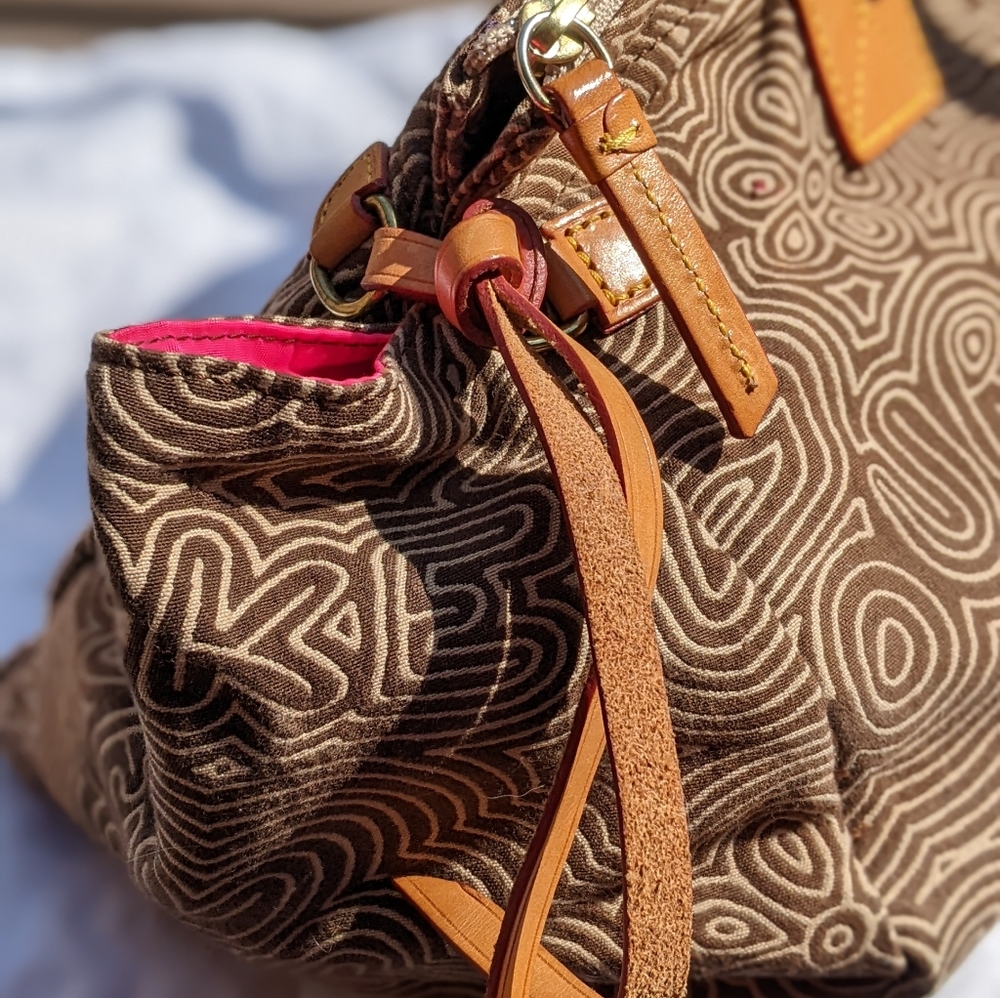 Dooney and Bourke Sport Pop Logo tan canvas dome bag - Picture 5 of 8